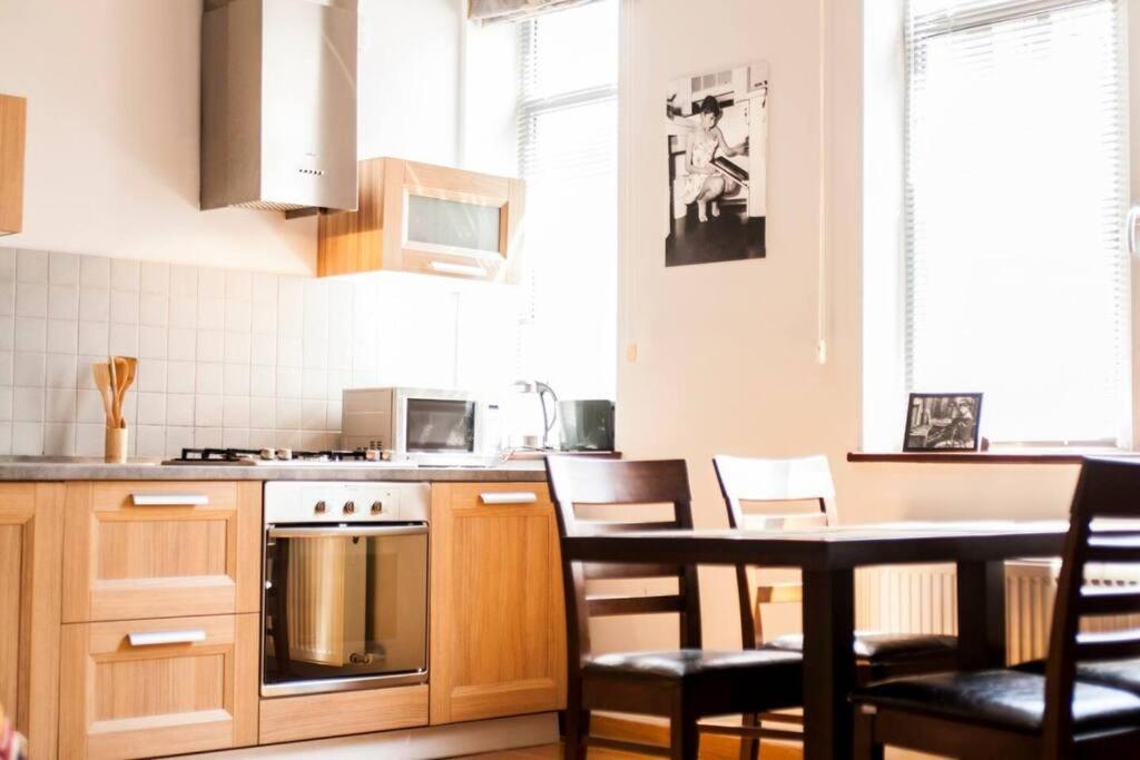 City Center 2Bdr Apartment Near Rustaveli Av. Tbilisi Eksteriør billede